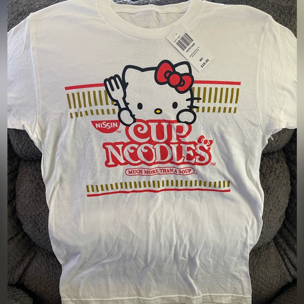 Hello Kitty - Unisex size M - Cup Noodles shirt